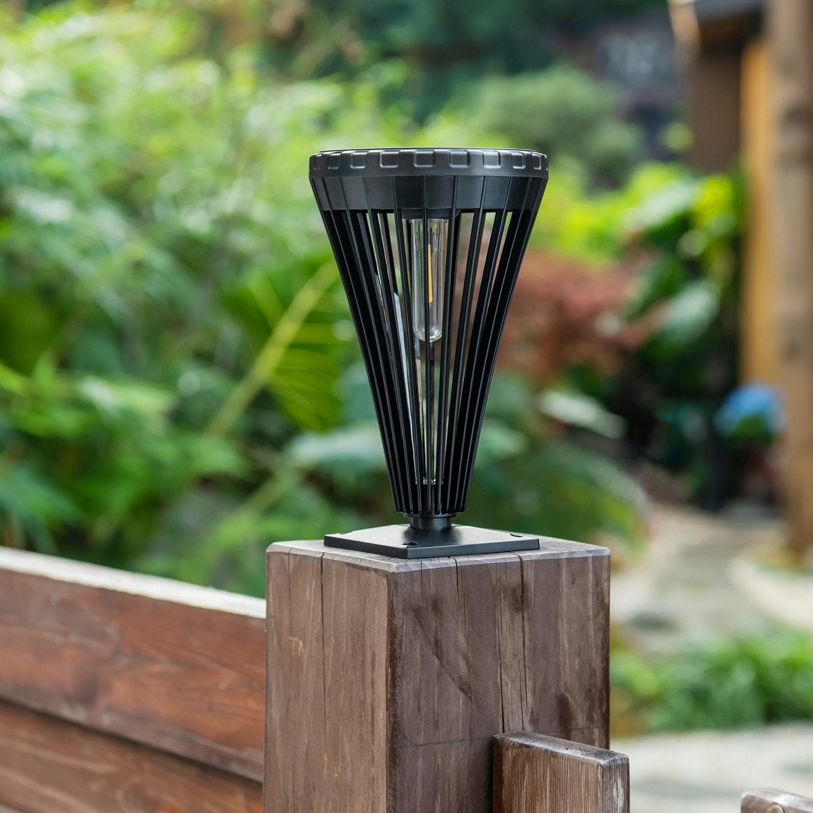 Sunny Energy Solution Solar Garden Light with amazing warm yellow light - HM029